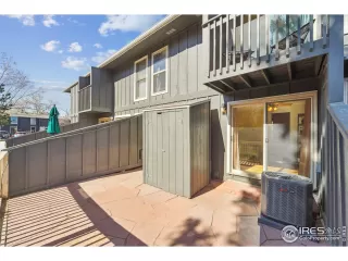 Photo #4: 1028211 Listing