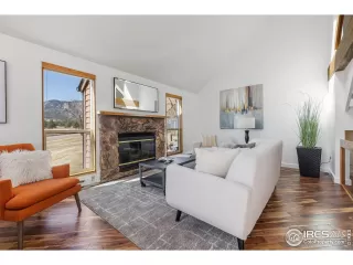 Photo #2: 1028223 Listing