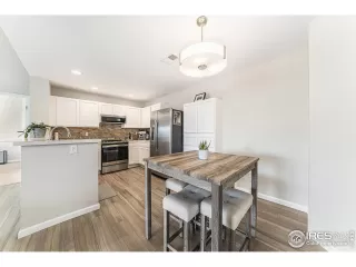 Photo #3: 1028235 Listing