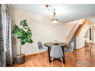 Photo #5: 1028244 Listing