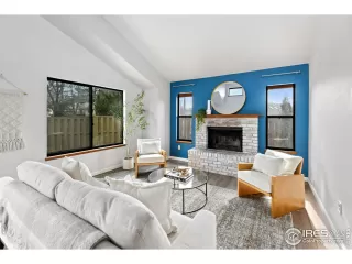 Photo #3: 1028246 Listing