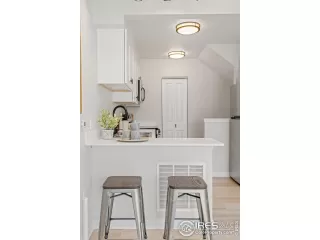 Photo #4: 1028292 Listing