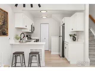 Photo #5: 1028292 Listing