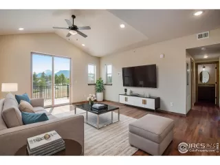 Photo #1: 1028294 Listing