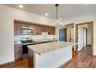 Photo #4: 1028294 Listing