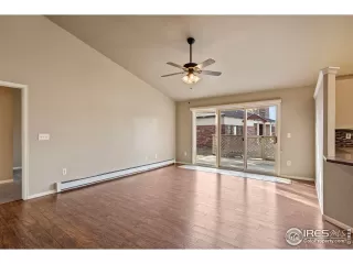 Photo #6: 1028345 Listing