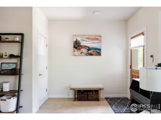 Photo #4: 1028410 Listing