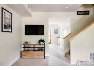 Photo #5: 1028410 Listing