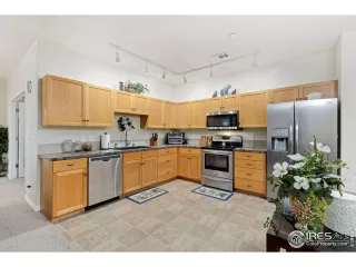 Photo #6: 1028412 Listing