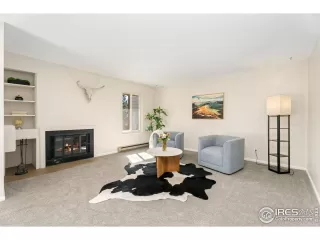 Photo #2: 1028497 Listing