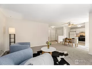 Photo #4: 1028497 Listing