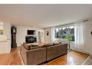 Photo #4: 1028501 Listing