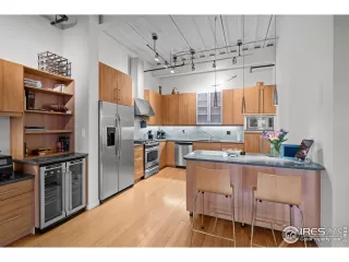 Photo #1: 1028504 Listing