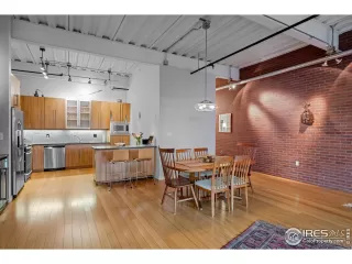 Photo #4: 1028504 Listing