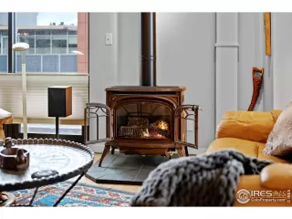 Photo #5: 1028504 Listing