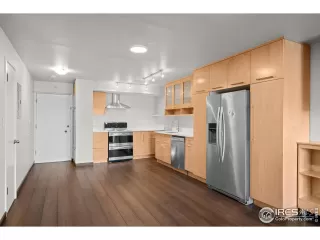 Photo #6: 1028506 Listing