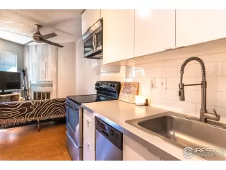 Photo #3: 1028519 Listing 