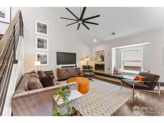 Photo #1: 1028557 Listing