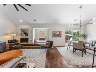 Photo #2: 1028557 Listing