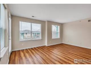 Photo #5: 1028663 Listing