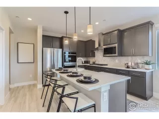 Photo #3: 1028683 Listing 