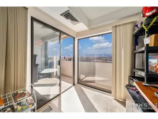 Photo #4: 1028708 Listing