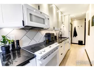 Photo #4: 1028765 Listing