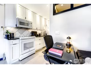 Photo #5: 1028765 Listing