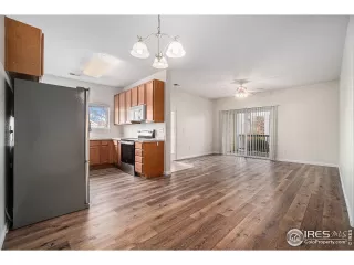 Photo #3: 1028805 Listing