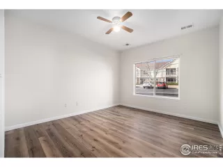 Photo #6: 1028805 Listing