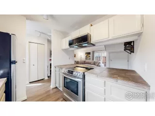 Photo #5: 1028828 Listing