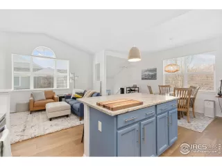 Photo #4: 1028850 Listing