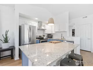 Photo #5: 1028850 Listing