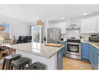 Photo #6: 1028850 Listing