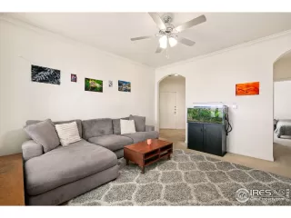 Photo #2: 1028872 Listing