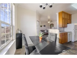 Photo #5: 1028872 Listing