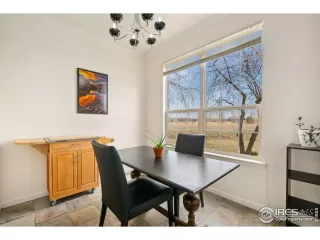 Photo #6: 1028872 Listing