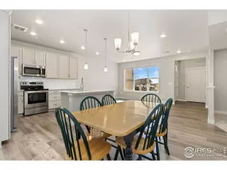 Photo #6: 1028894 Listing