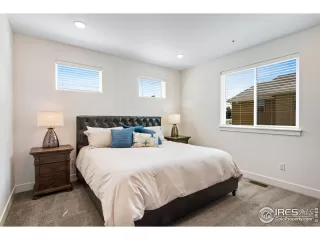 Photo #2: 1028915 Listing