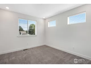 Photo #6: 1028915 Listing