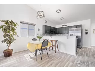 Photo #6: 1029002 Listing