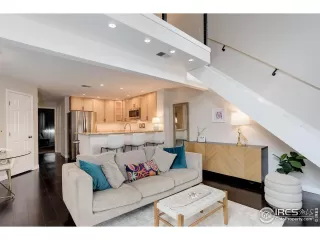 Photo #2: 1029062 Listing