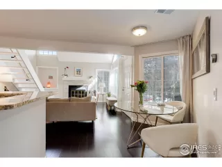 Photo #3: 1029062 Listing