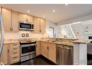 Photo #6: 1029062 Listing