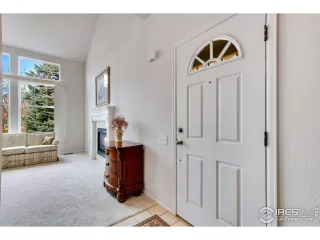 Photo #6: 1029098 Listing