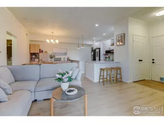 Photo #5: 1029109 Listing