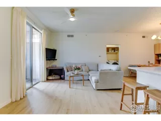 Photo #6: 1029109 Listing