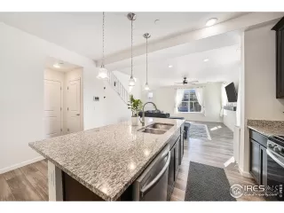 Photo #4: 1029112 Listing