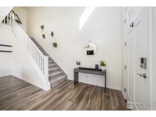 Photo #6: 1029112 Listing