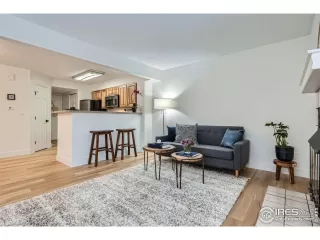 Photo #6: 1029120 Listing